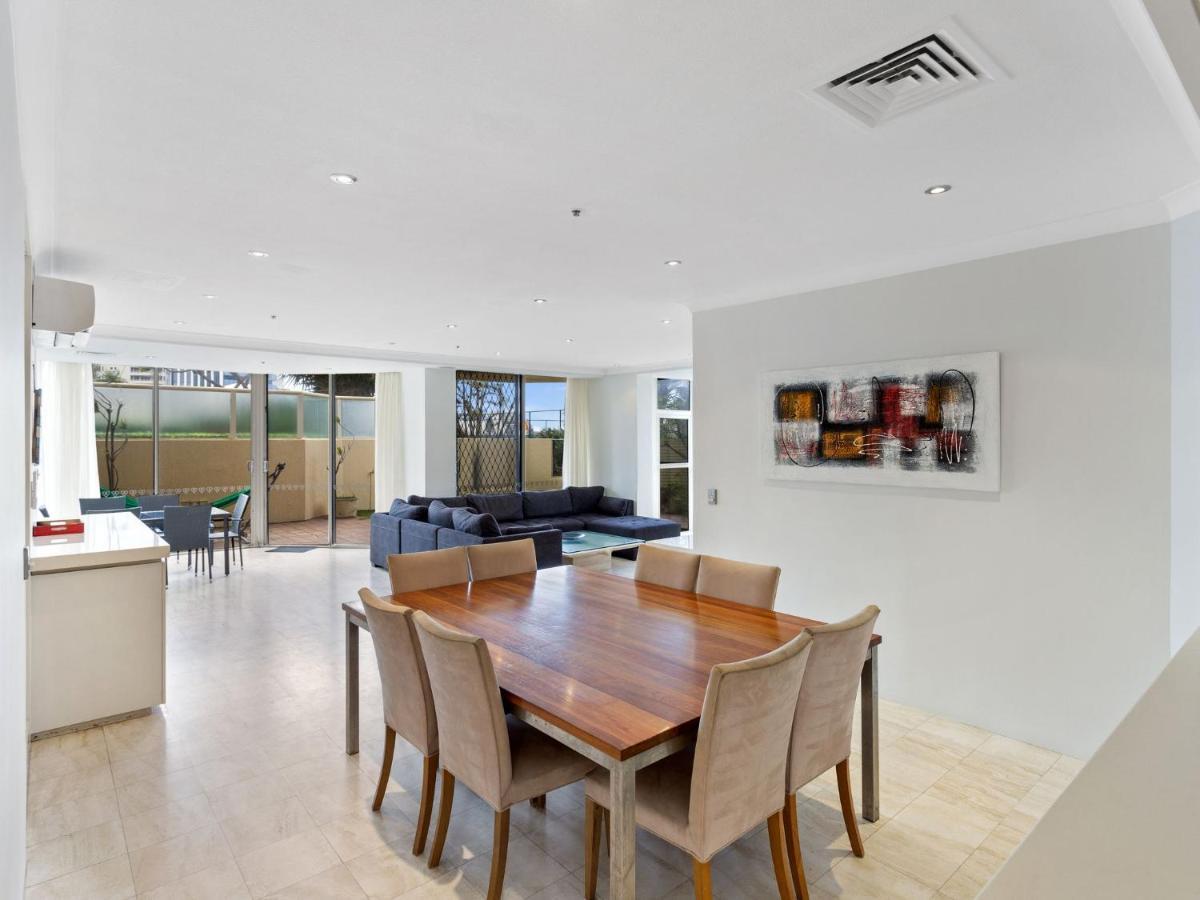 Spacious 3 Bedroom Family Apartment Gold Coast